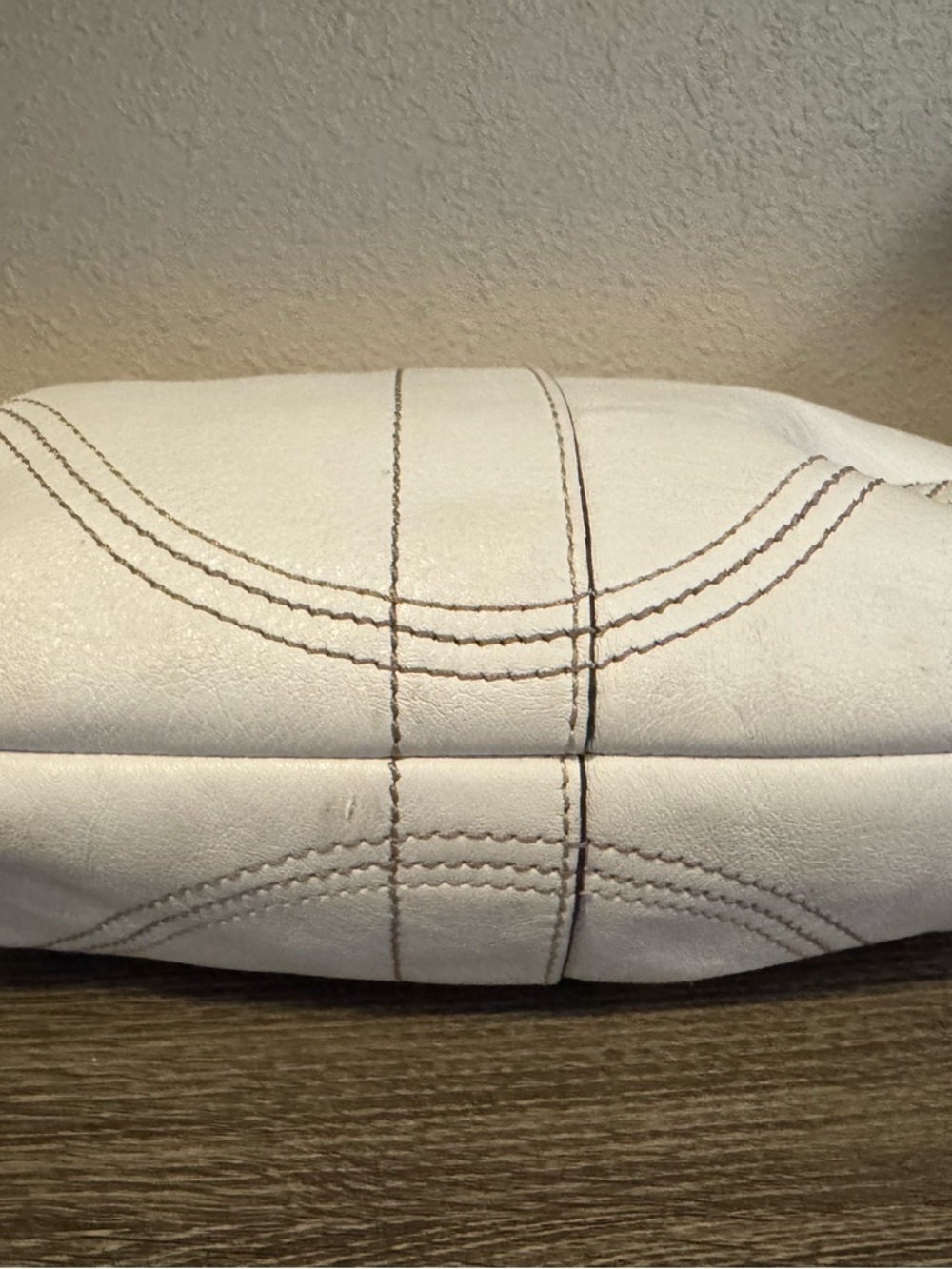 Coach White Leather Shoulder Bag - Picture 4 of 9